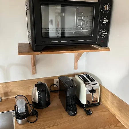 Bed & Breakfast Art 7